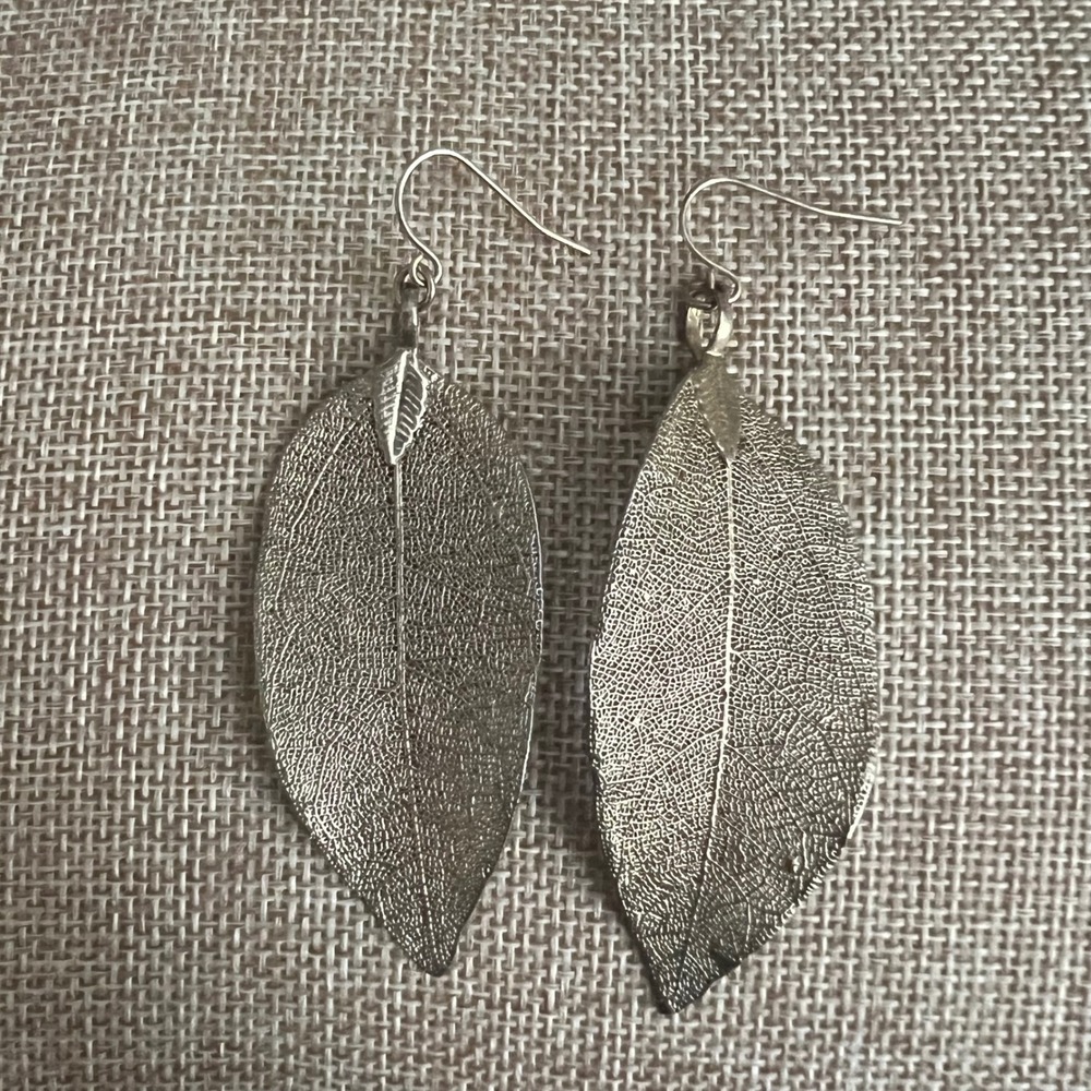 Gold Tone Filigree Realistic Leaf Dangle Earrings Large 3 Inch Cottagecore